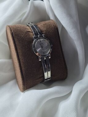 GUESS Silver-Tone Women's Bracelet Watch - Silver Dial